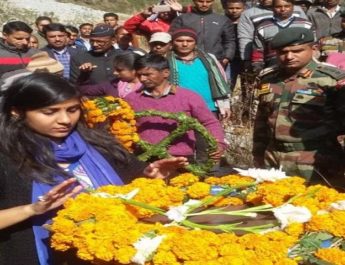 सैन्य सम्मान के साथ उत्तराखंड के लाल शहीद सुरजीत को दी गई अंतिम विदाई, नम हुई कई आंखें 4 Hello Uttarakhand News »