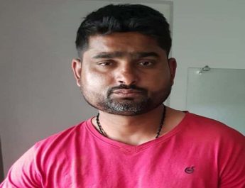 देहरादून: फर्जी पुलिस बनकर घंटाघर पर चैकिंग के नाम पर लाखों की लूट करने वाले ठग गिरफ्तार 3 Hello Uttarakhand News »