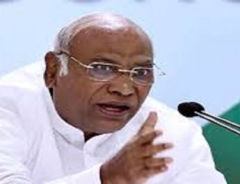 मल्लिकार्जुन खड़गे ने कहा सरकार ने सुप्रीम कोर्ट को गुमराह किया 9 Hello Uttarakhand News »