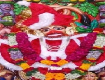 हनुमान जी को सैंटा जैसे कपड़े पहनाने पर हिंदू संगठनों ने जताया विरोध 3 Hello Uttarakhand News »