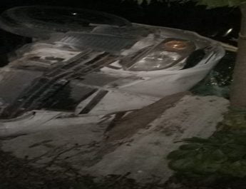 अनियंत्रित होकर सड़क किनारे पोल से टकराई कार ,22 वर्षीय युवक की मौत 4 Hello Uttarakhand News »