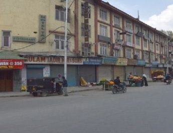 जम्मू-कश्मीर: अलगाववादियों के बंद से जनजीवन प्रभावित, दूसरे दिन भी इंटरनेट सेवाएं बंद 3 Hello Uttarakhand News »