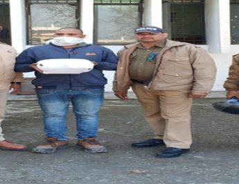 चैकिंग अभियान के दौरान पुलिस ने अवैध चरस के साथ युवक को किया गिरफ्तार 3 Hello Uttarakhand News »