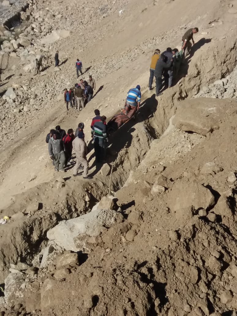 video-केदारनाथ हाइवे पर दर्दनाक हादसा, 7 लोगो की मारने की सूचना जो बढ़ सकती हैं? 2 Hello Uttarakhand News »