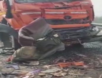 कोहरे की वजह से टकराईं 50 गाड़ियां, 8 की मौत, कई घायल 2 Hello Uttarakhand News »