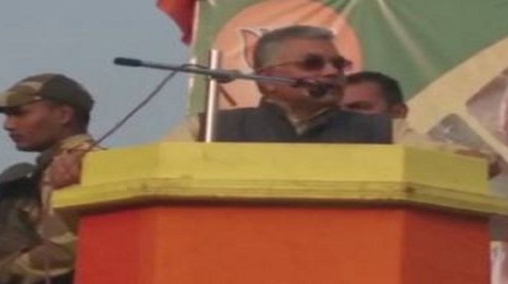 बीजेपी नेता ने पुलिस पर दिया विवादित बयान, कहा: तुम वर्दी पहनने लायक नहीं हो 1 बीजेपी नेता ने पुलिस पर दिया विवादित बयान, कहा: तुम वर्दी पहनने लायक नहीं हो 1 Hello Uttarakhand News »