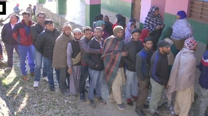 जम्मू-कश्मीर पंचायत चुनाव: आठवें चरण के लिए मतदान जारी, मैदान में 6304 उम्मीदवार 1 Hello Uttarakhand News »