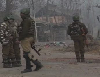 18 घंटे तक चली मुठभेड़ खत्म, सेना ने मार गिराए 3 आतंकी 4 Hello Uttarakhand News »