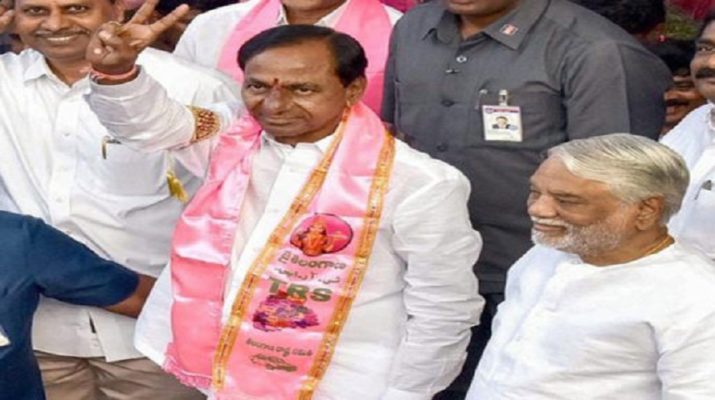 तेलंगाना: के. चंद्रशेखर राव ने ली मुख्यमंत्री पद की शपथ 1 तेलंगाना: के. चंद्रशेखर राव ने ली मुख्यमंत्री पद की शपथ 1 Hello Uttarakhand News »