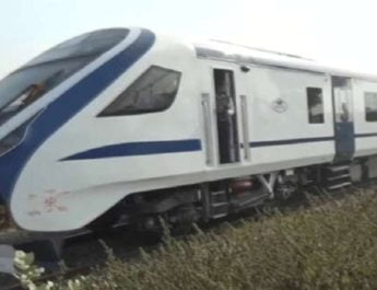 T-18 ट्रेन के दूसरे ट्रायल ने स्पीड में बनाया नया रिकॉर्ड, 180 किमी की रफ्तार से दौड़ी 4 Hello Uttarakhand News »