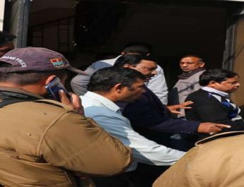 देहरादून: भाजपा नेता के ठिकानों से 72 लाख जब्त, करोड़ो का अघोषित स्टॉक व लॉकर देख हैरान आयकर टीम 3 Hello Uttarakhand News »