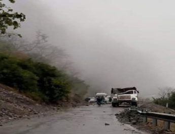 टिहरी: डम्पर पर पहाड़ी से गिरा पत्थर, चालक की मौत 4 Hello Uttarakhand News »