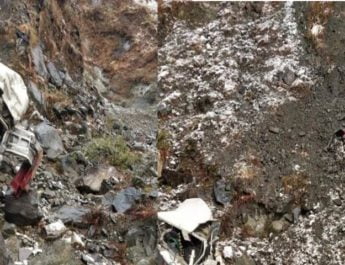 चमोली: बर्फ में फिसलने से खाई में गिरा मैक्स वाहन, दो की मौत 3 Hello Uttarakhand News »