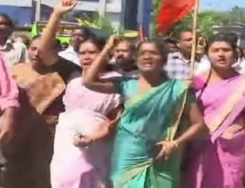 सबरीमाला में महिलाओं के प्रवेश पर विरोध प्रदर्शन, एक व्यक्ति की मौत 4 Hello Uttarakhand News »