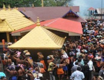 सबरीमाला मंदिर: पहली बार दो महिलाओं ने किया मंदिर प्रवेश, टूटी सैकड़ों पुरानी परंपरा 3 Hello Uttarakhand News »