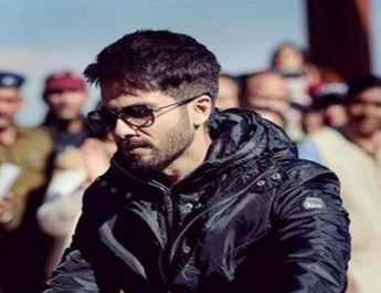 'कबीर सिंह' की शूटिंग के लिए उत्तराखण्ड पहुंचे शाहिद कपूर, बर्फबारी के चलते शुरू नहीं हो सकी शूटिंग 2 Hello Uttarakhand News »