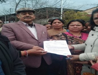 आंगनबाड़ी कार्यकत्रियों ने रैली स्थगित कर तहसीलदार के माध्यम से सौंपा मांगपत्र 2 Hello Uttarakhand News »