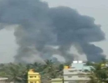 VIDEO: एयर शो के दौरान बेंगलुरू में दो विमान क्रैश, दोनों पायलट सुरक्षित 2 Hello Uttarakhand News »