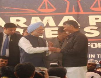 चंद्रबाबू के धरने में शामिल हुए पू्र्व पीएम मनमोहन सिंह 4 Hello Uttarakhand News »