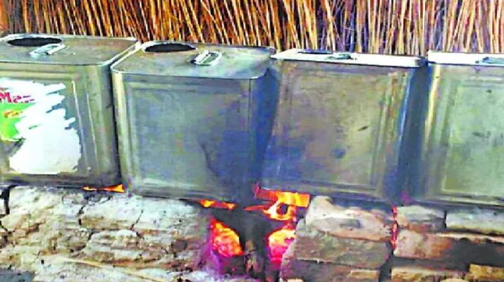 शराब कांड: अब तक 20 लोगों की मौत, एसआईटी भी करेगी मामले की जांच 1 Hello Uttarakhand News »