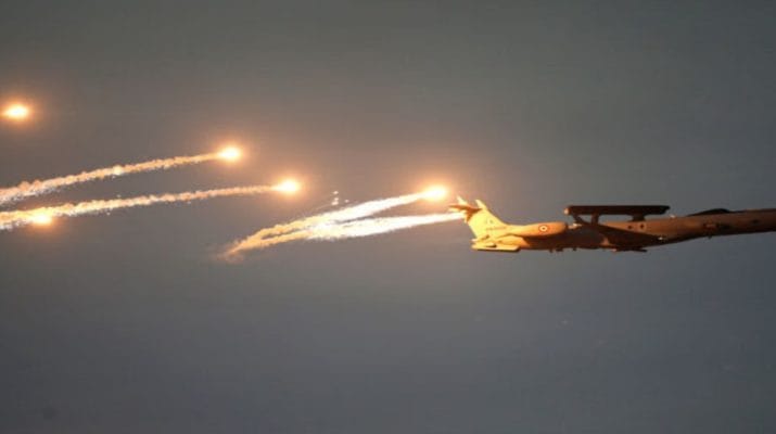 बड़ी खबर: पाकिस्तान पर वायुसेना की भीषण बमबारी, कई आतंकी अड्डे तबाह 1 Hello Uttarakhand News »