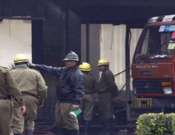 होटल में आग लगने से कम-से-कम 17 लोगों की मौत 2 Hello Uttarakhand News »