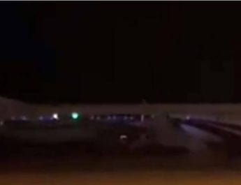 विमान हाइजैक की कोशिश नाकाम, इमरजैंसी लैंडिंग के बाद बंदूकधारी गिरफ्तार 4 Hello Uttarakhand News »