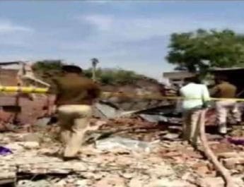 भदोही ब्लास्ट: 24 घंटे बाद मलबे में आईबी को मिले 3 मोबाइल फोन, खुल सकता है विस्फोट का राज 2 Hello Uttarakhand News »