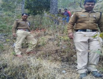 कोटद्वार में कार दुर्घटनाग्रस्त, दो की मौत, एक घायल 2 Hello Uttarakhand News »