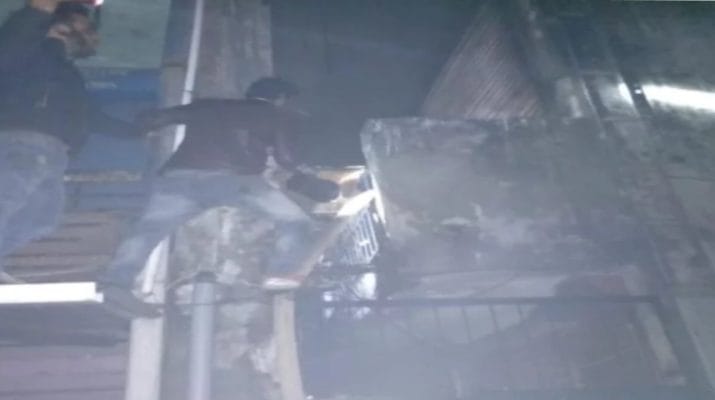 देहरादून: दुकान में लगी आग, कर्मचारी की जिंदा जलकर मौत 1 Hello Uttarakhand News »