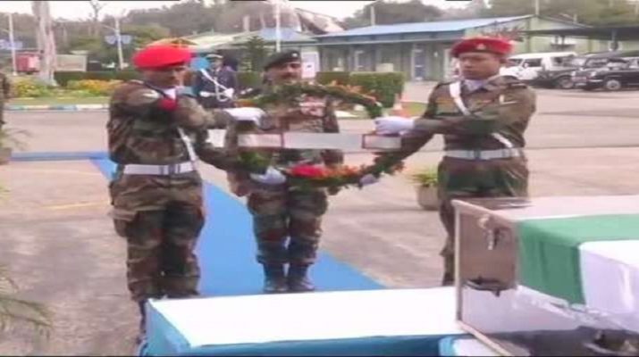 देहरादून: नौशेरा में शहीद हुए मेजर चित्रेश बिष्ट को दी गई श्रद्धांजलि 1 Hello Uttarakhand News »