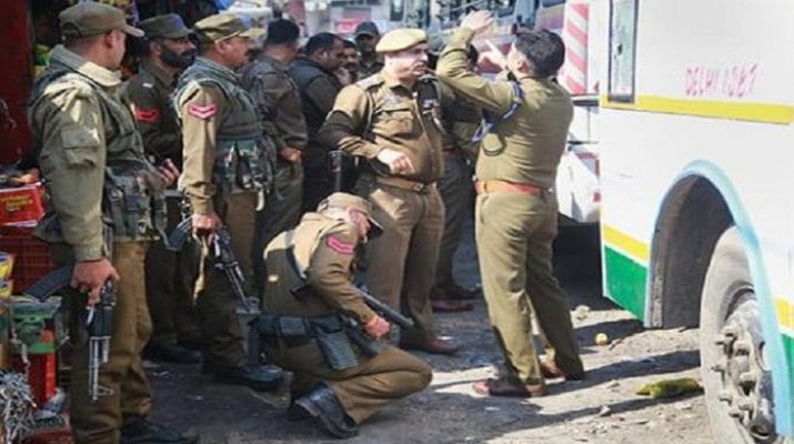 जम्मू में ग्रेनेड फेंकने वाला 16 साल का युवक, हिजबुल ने दिए थे 50 हजार 1 Hello Uttarakhand News »