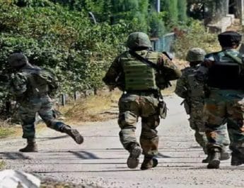 जम्मू-कश्मीर: पुलवामा में 2 आतंकी ढेर, गोलीबारी के जवाब में सुरक्षाबलों ने मकान को विस्फोट से उड़ाया 5 Hello Uttarakhand News »