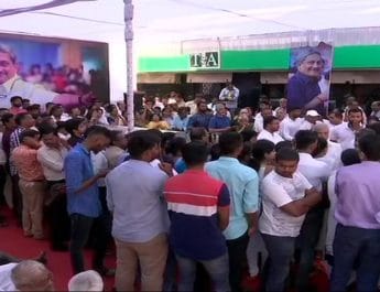 गोवा में पर्रिकर को श्रद्धांजलि देने के लिए उमड़े लोग 4 Hello Uttarakhand News »