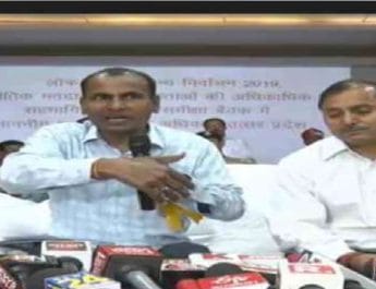 चुनाव आयोग का कारनामा : दिव्यांग और नेत्रहीन कर्मचारियों की लगा दी चुनाव ड्यूटी 4 Hello Uttarakhand News »