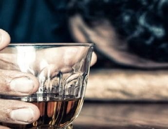 बीमारी से परेशान व्यक्ति ने शराब के साथ जहर गटकर दी जान 2 Hello Uttarakhand News »