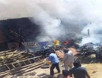 गैस पाइप लीकेज के बाद सिलिंडर फटने से लगी आग, आधा दर्जन झोपड़ियां खाक 2 Hello Uttarakhand News »