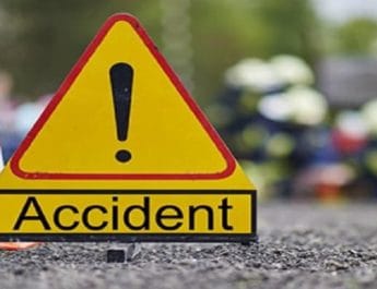 उत्तराखंड: अनियंत्रित होकर पलटा वाहन, तीन घायल 2 Hello Uttarakhand News »