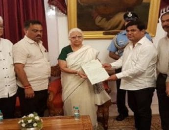 गोवा: कांग्रेस विधायकों ने राजभवन पहुँच किया सरकार बनाने का दावा पेश 2 Hello Uttarakhand News »