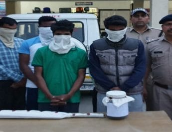 देहरादून: सीनियर छात्रों ने 12 साल के जूनियर छात्र को पीट-पीट कर मार डाला 4 Hello Uttarakhand News »