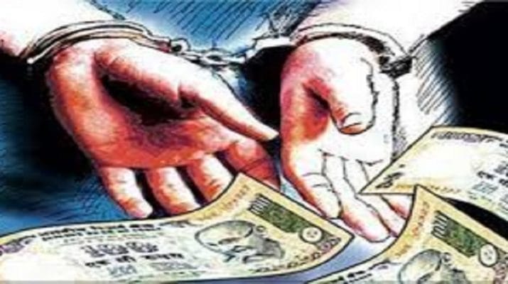 जल विद्युत विभाग का सीनियर मैनेजर रिश्वत लेते हुए हुआ गिरफ्तार 1 जल विद्युत विभाग का सीनियर मैनेजर रिश्वत लेते हुए हुआ गिरफ्तार 1 Hello Uttarakhand News »