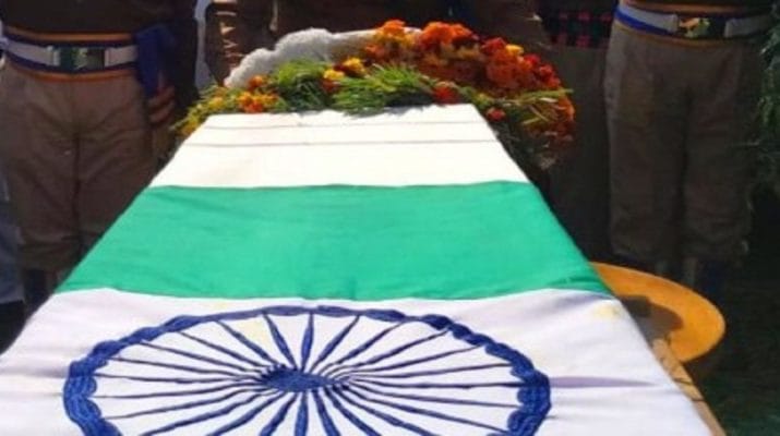 देवभूमि का लाल जम्मू में शहीद, डामटा बस हादसे में हुई थी बहू की मौत 1 देवभूमि का लाल जम्मू में शहीद, डामटा बस हादसे में हुई थी बहू की मौत 1 Hello Uttarakhand News »