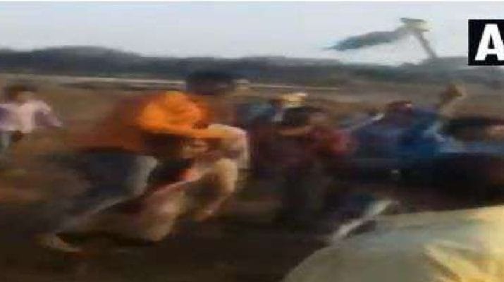 महिला को मिली पति को कंधे पर बैठाकर गांव में घुमाने की सजा 1 Hello Uttarakhand News »