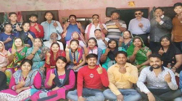 अनोखा परिवार: 33 में से 32 ने एक साथ डाला वोट 1 Hello Uttarakhand News »