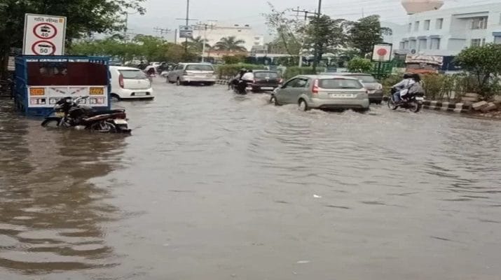 देहरादून में हुई जोरदार बारिश और ओलावृष्टि, मौसम हुआ ठंडा 5 Hello Uttarakhand News » Page 2 of 7