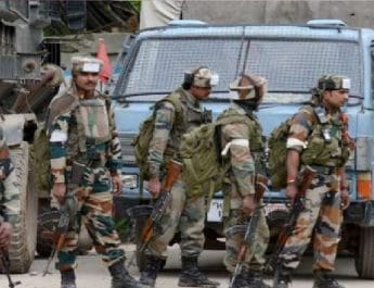 जम्मू-कश्मीर: नौगाम में आतंकियों ने सीआरपीएफ कैंप के बंकर पर ग्रेनेड से किया हमला 2 Hello Uttarakhand News »