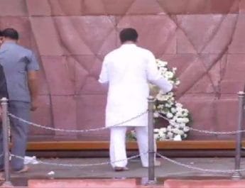 जलियांवाला बाग कांड की 100 वीं बरसी पर राहुल गांधी ने शहीदों को दी श्रद्धांजलि 2 Hello Uttarakhand News »