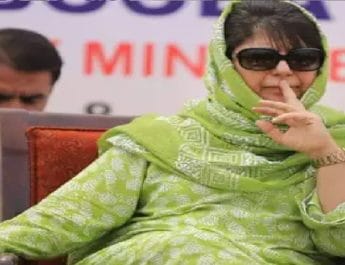 महबूबा मुफ्ती के काफिले पर पथराव, बाल-बाल बचीं 3 Hello Uttarakhand News »