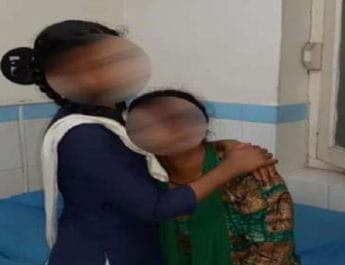 उत्तराखंड: स्कूल जाने के लिए छात्राओं ने मांगी लिफ्ट, ड्राइवर के ऐसा करने पर वाहन से कूदी छात्रा 2 Hello Uttarakhand News »