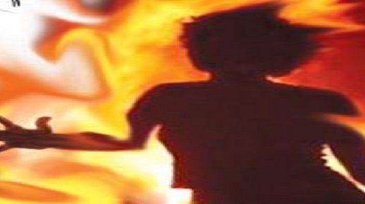 गैस सिलेंडर में हुए रिसाव से लगी आग, चपेट में आने से महिला झुलसी 1 गैस सिलेंडर में हुए रिसाव से लगी आग, चपेट में आने से महिला झुलसी 1 Hello Uttarakhand News »